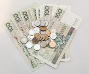 Grafico che mostra l'aumento previsto delle pensioni nel 2025, con dati e percentuali.