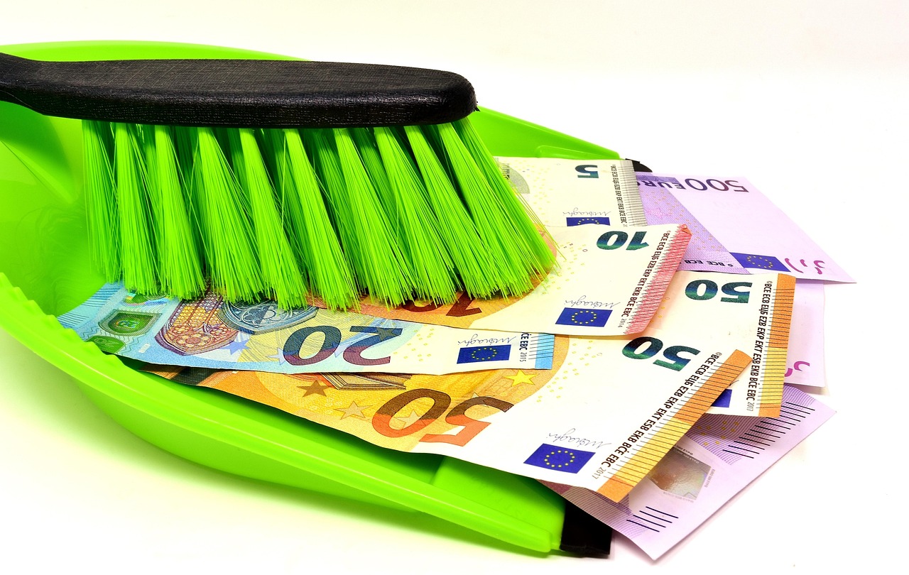 Grafico che illustra i nuovi minimi retributivi per colf e badanti dal gennaio 2026.